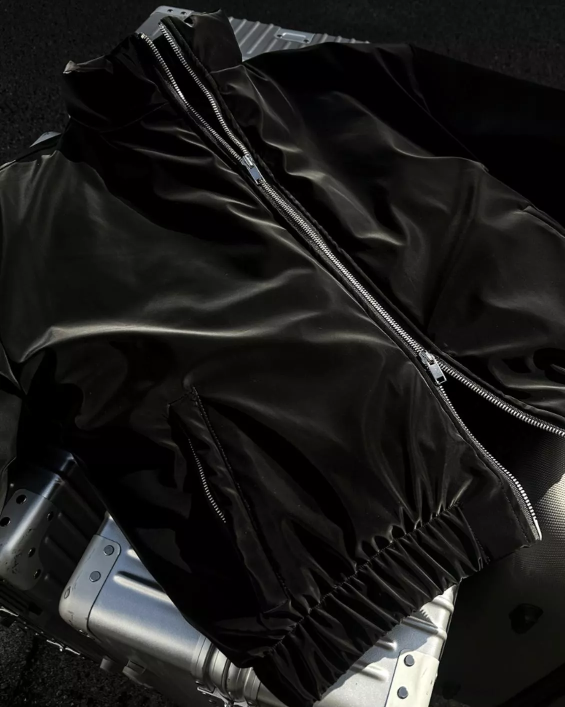 春日薄款 獨特光澤短版天鵝絨夾克