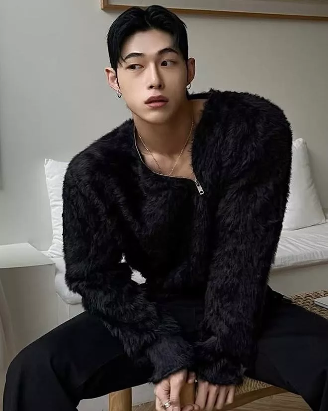 𝑯𝒐𝒕.ᐟ.ᐟ視覺感不對稱拉鍊安哥拉毛衣