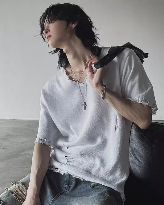 時尚破損2.0 軟羊毛性感V領短袖