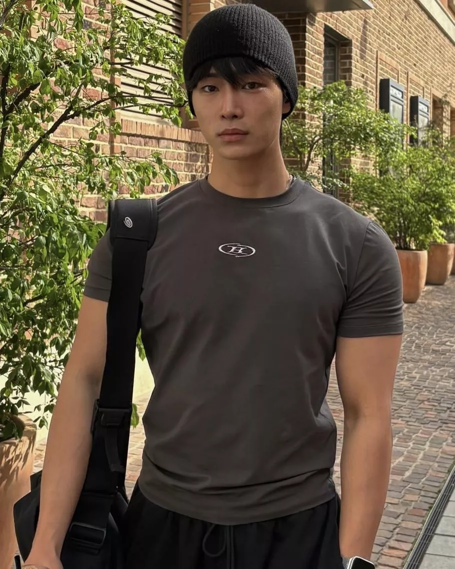 Born to win／SILVER B LOGO MUSCLE FIT T-SHIRTS [5C]