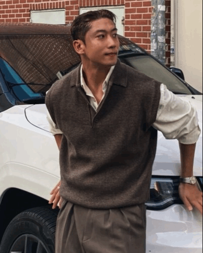 香榭之秋 翻領羊毛V領針織背心 香榭之秋 翻領羊毛V領針織背心