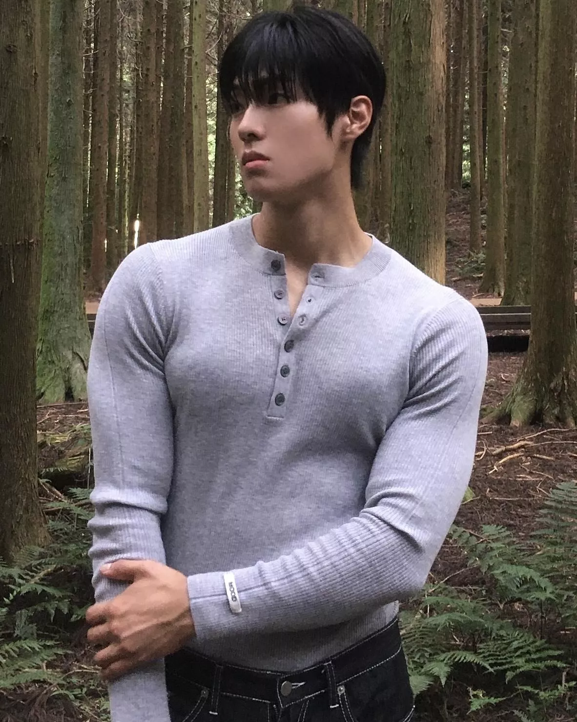 修身顯肌 質感男70%羊毛深開襟亨利領