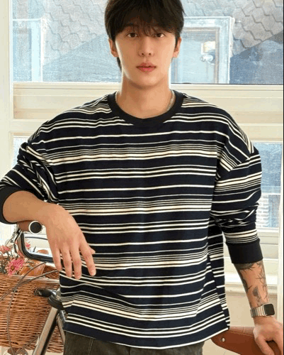 粗細線條參差 條紋撞色薄長袖