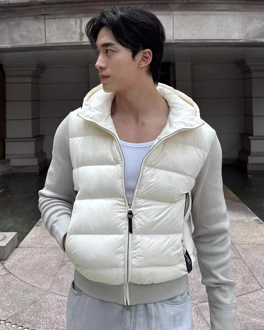 100%鵝絨填充 羊毛拼接修身連帽外套