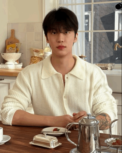 奶柔細坑紋 短版針織開襟衫