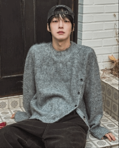 下開衩斜釦 暖冬高級感安哥拉羊毛針織衫