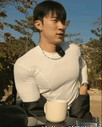 우형재 선수님 착용♡厚磅顯壯 雙線俯衝長T