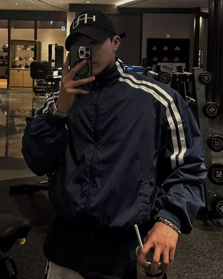 雙線運動線條 小高領尼龍防風外套