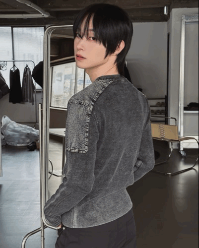 顯壯肌肉款 肩線補丁水洗高磅針織衫