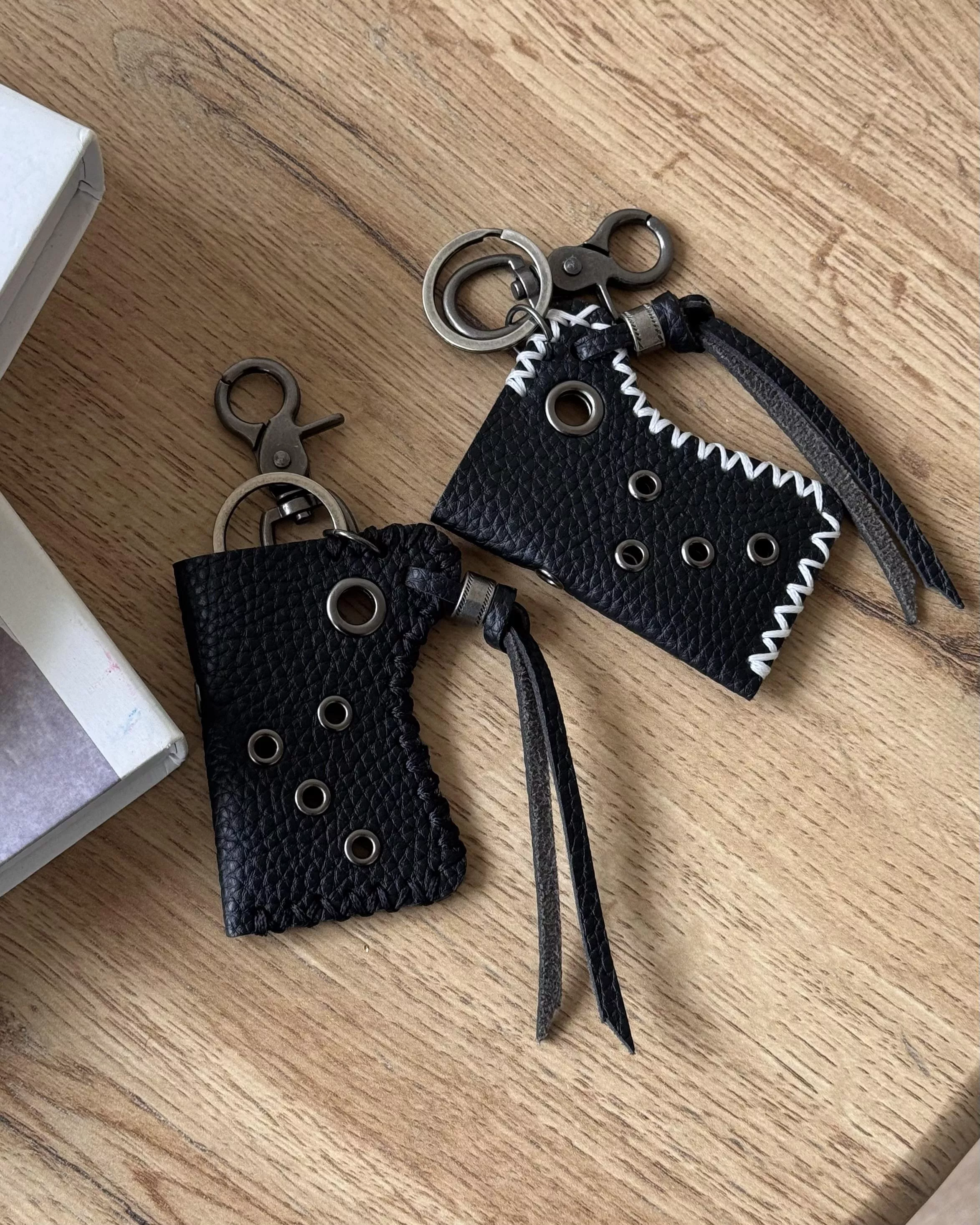 多孔彈痕 吊飾 皮革鑰匙扣
