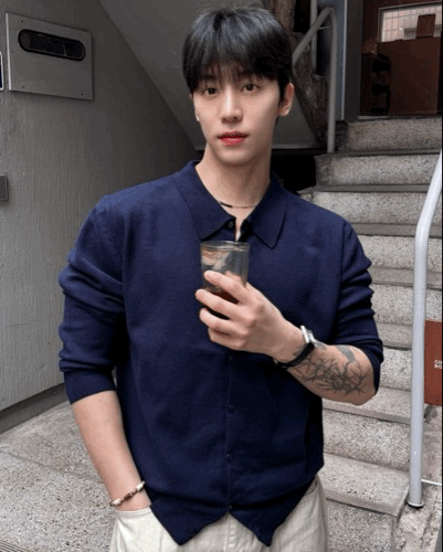 春日 莫代爾 親膚輕薄針織 立領開襟衫