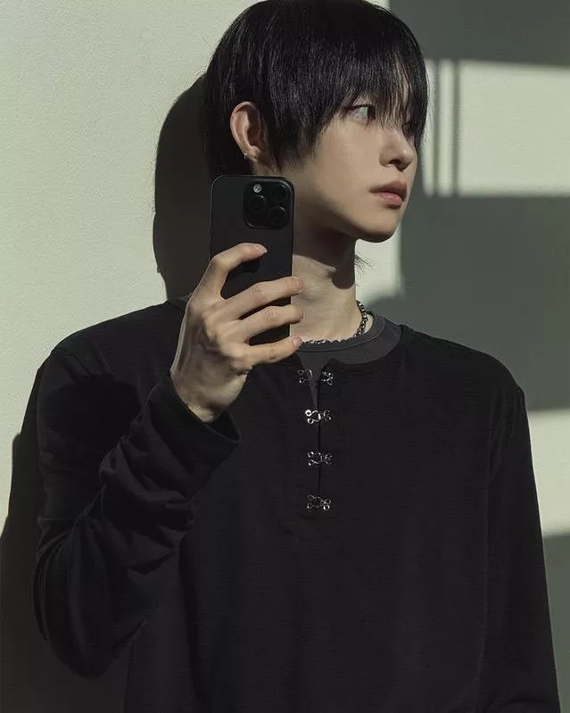 銀鉤釦環 顯瘦層次感 假兩件薄長袖