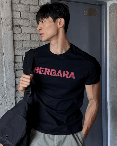 半肌肉款 BERGARA 磨損印花短袖T恤