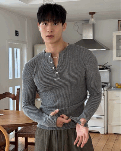 顯壯肌肉 小銀標 細羅紋 亨利領薄長袖