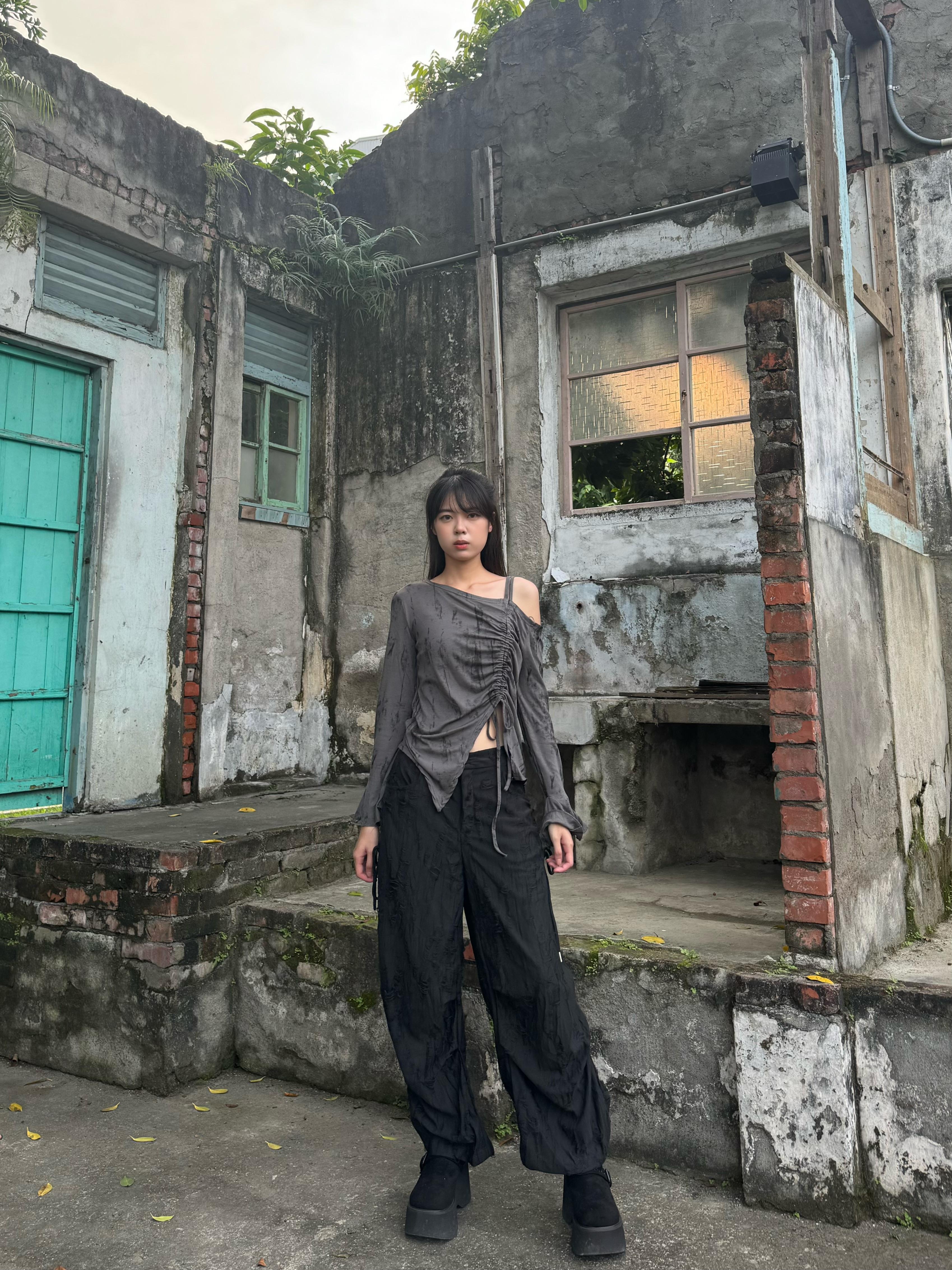 破碎感抽繩設計落地褲