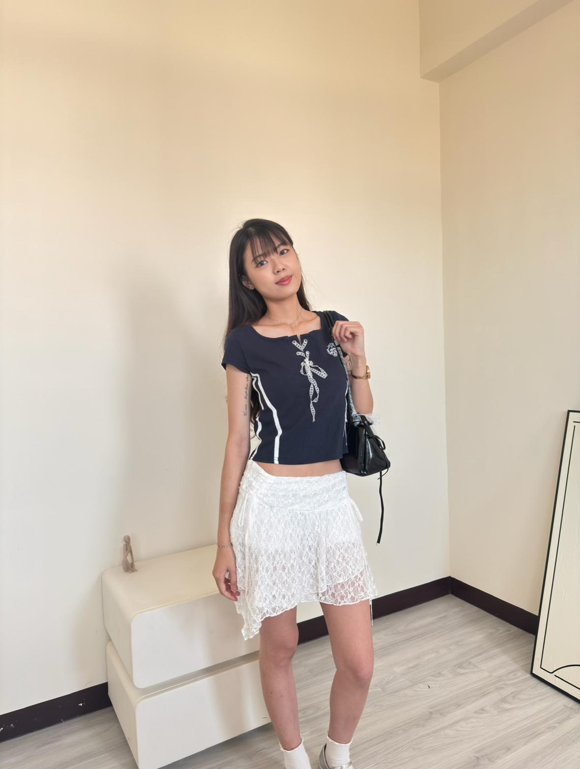 藏紅戀曲美式學院短T（藏藍）