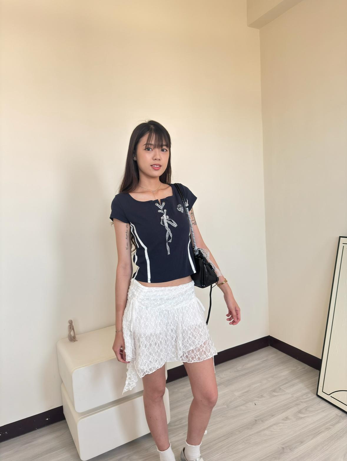 藏紅戀曲美式學院短T（藏藍）