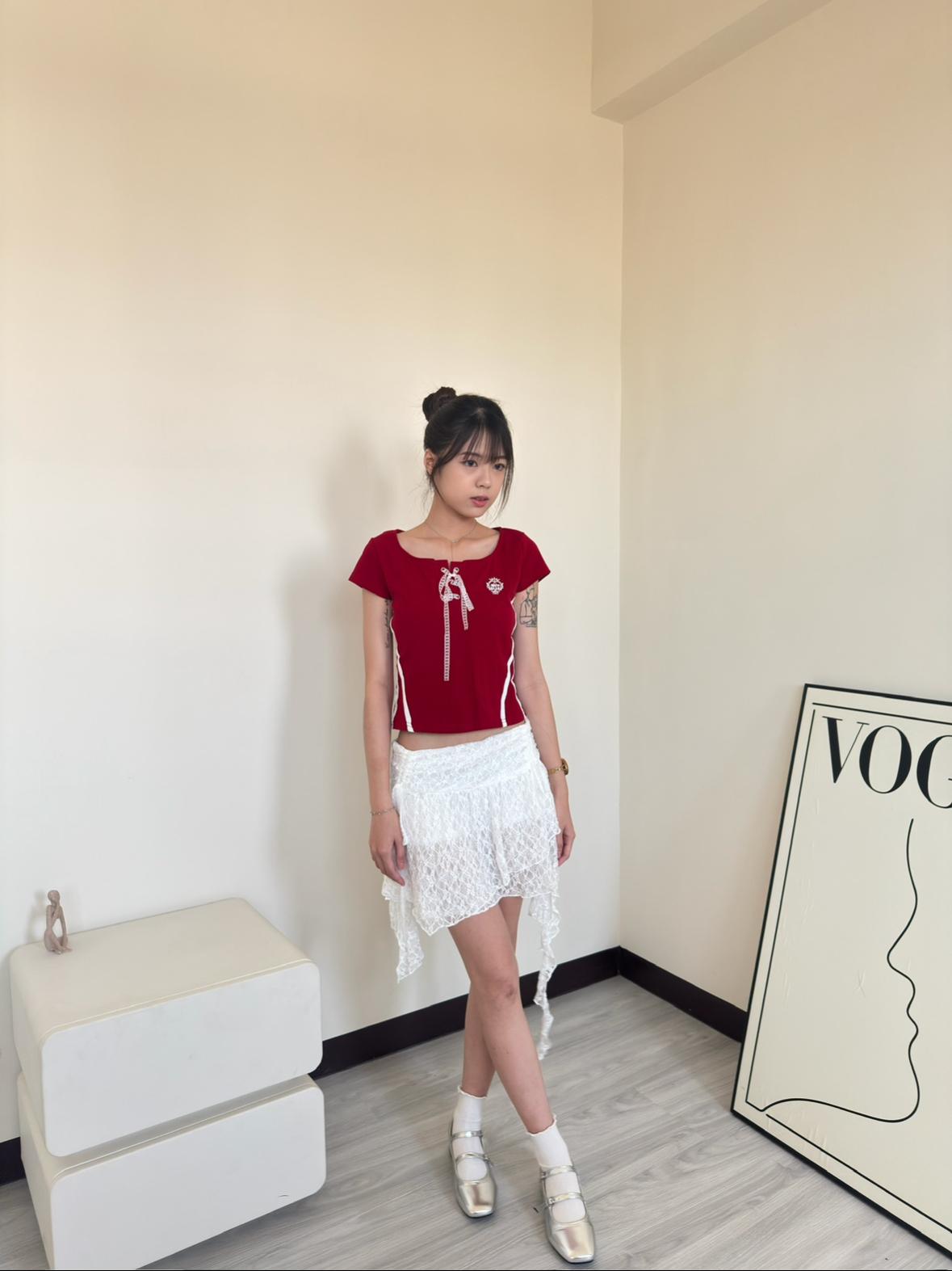 藏紅戀曲美式學院短T（紅色）