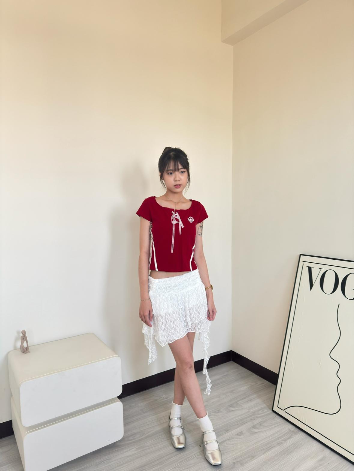 藏紅戀曲美式學院短T（紅色）