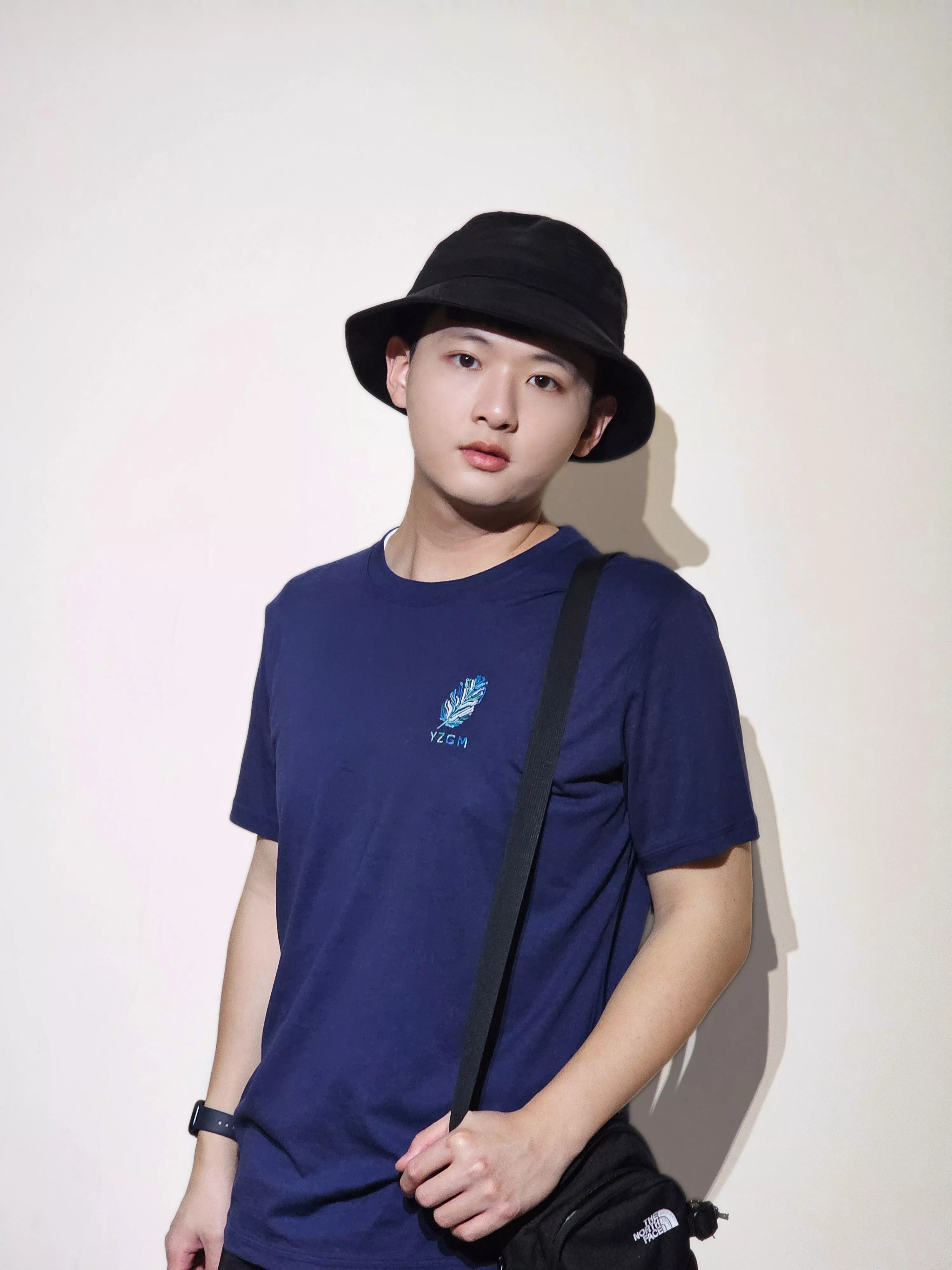 變色電路羽毛． 短袖涼感冰絲棉T恤 (原創) M~3XL