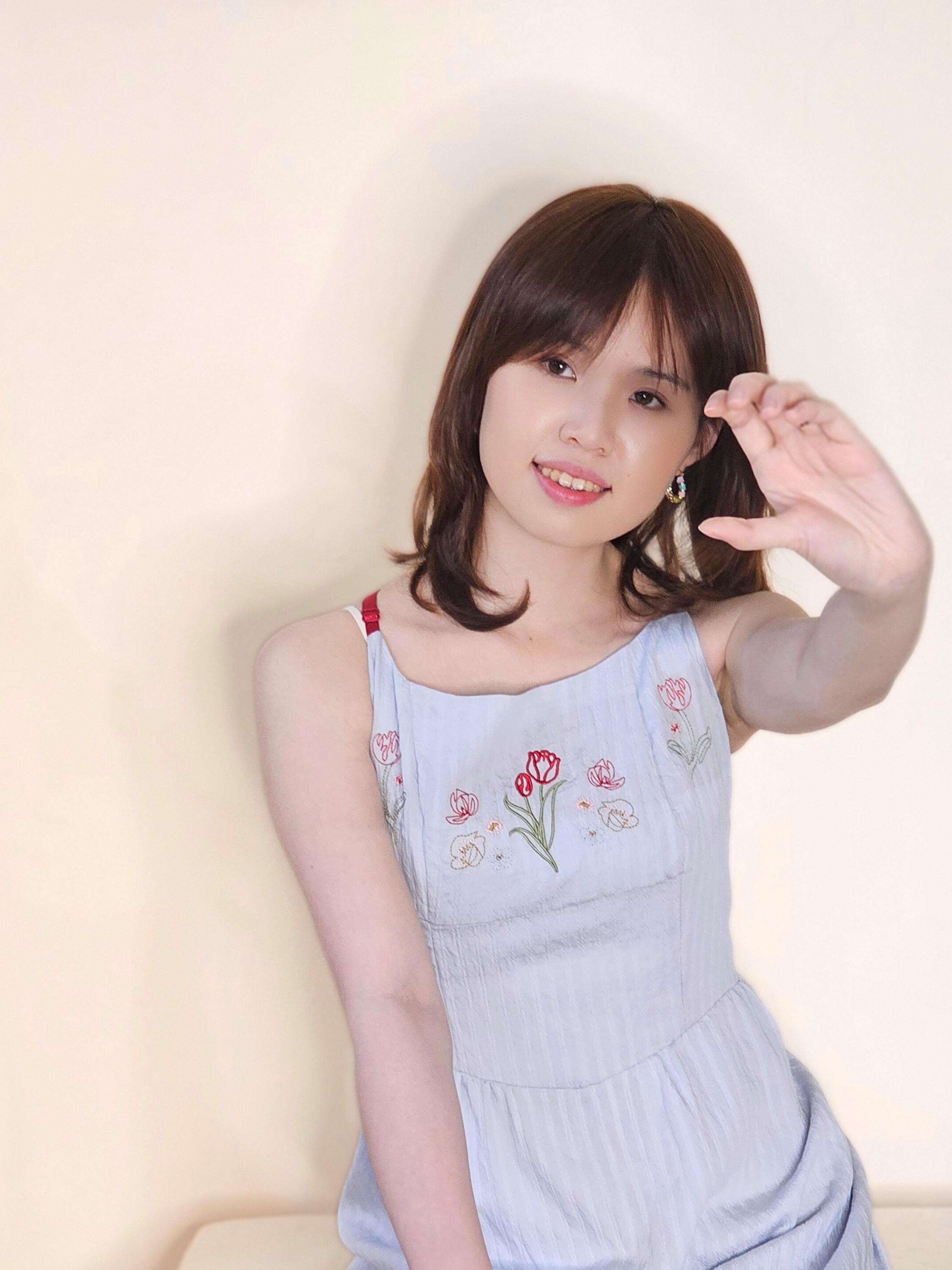 晨光花田．細肩帶洋裝