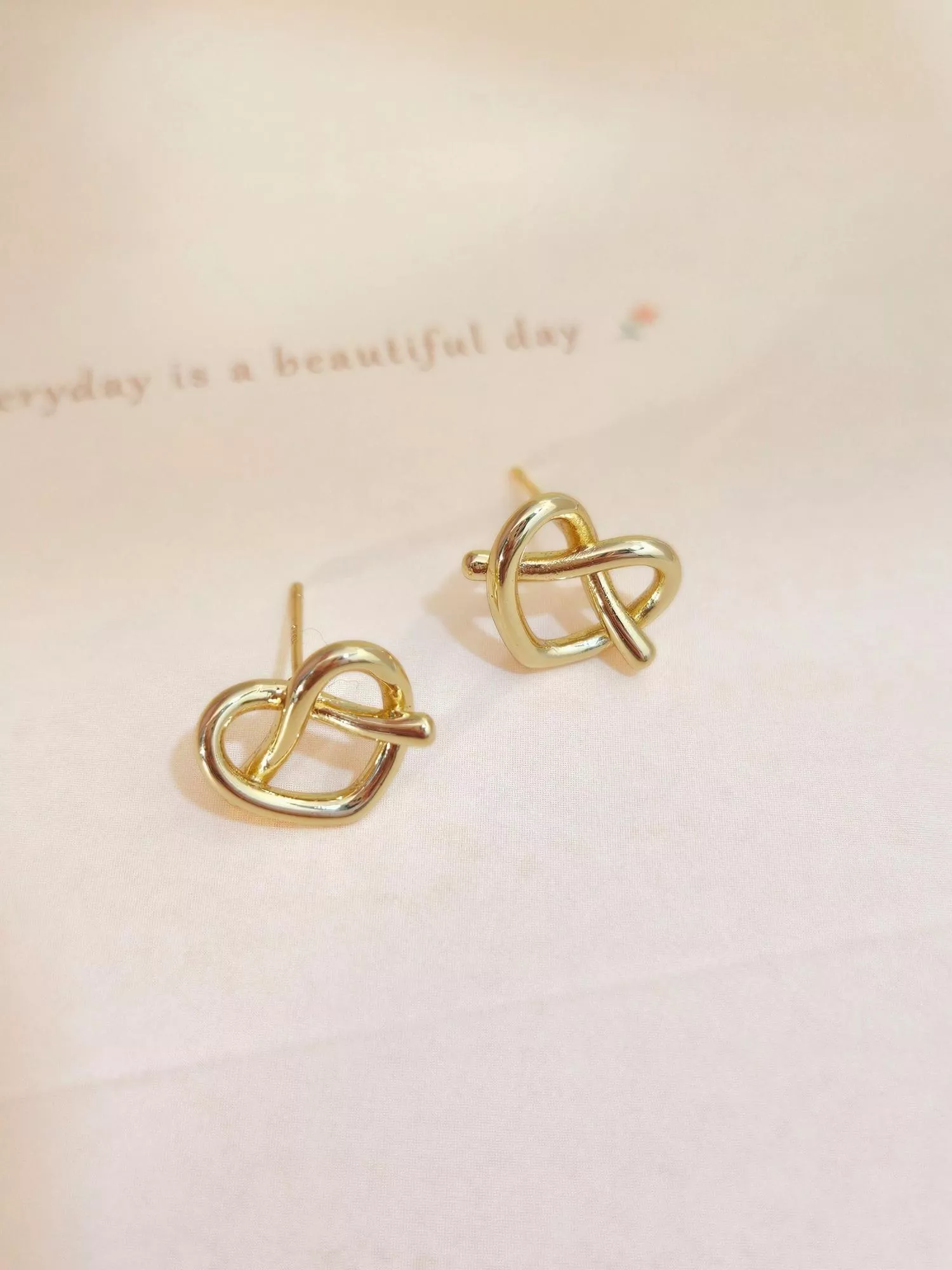 [S925銀針] 蝴蝶餅/蝴蝶結耳環