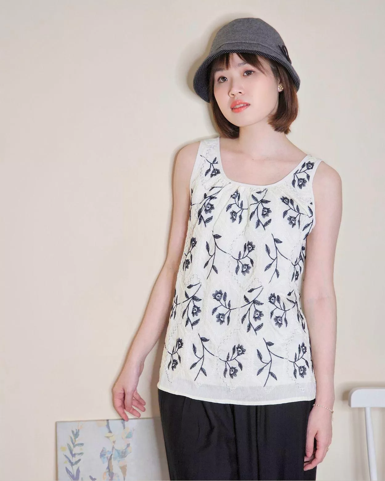墨影窗花．無袖上衣 文藝系背心 一件兩穿 單穿外搭皆可
