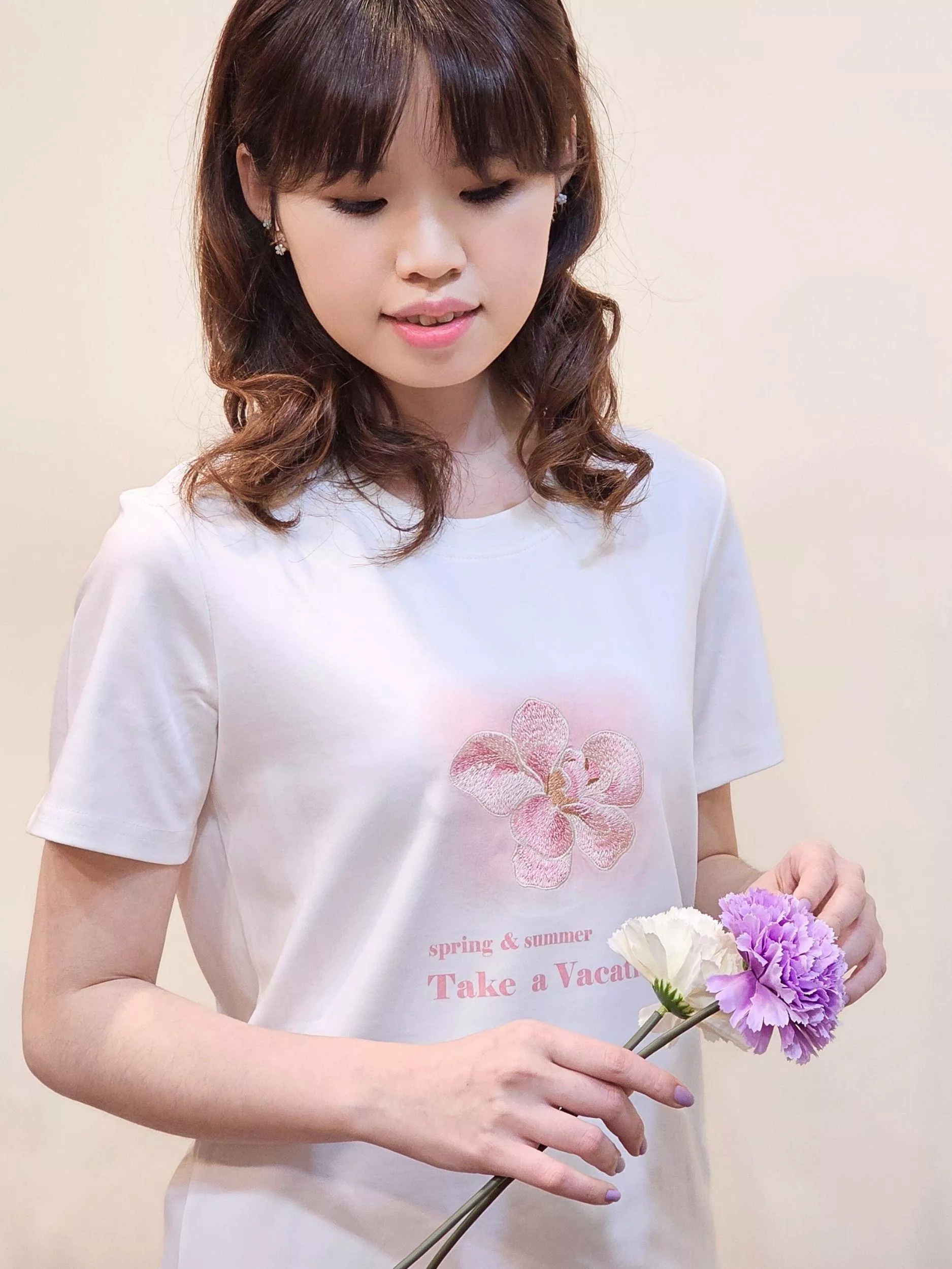 柔光日記．圓領短袖刺繡T恤