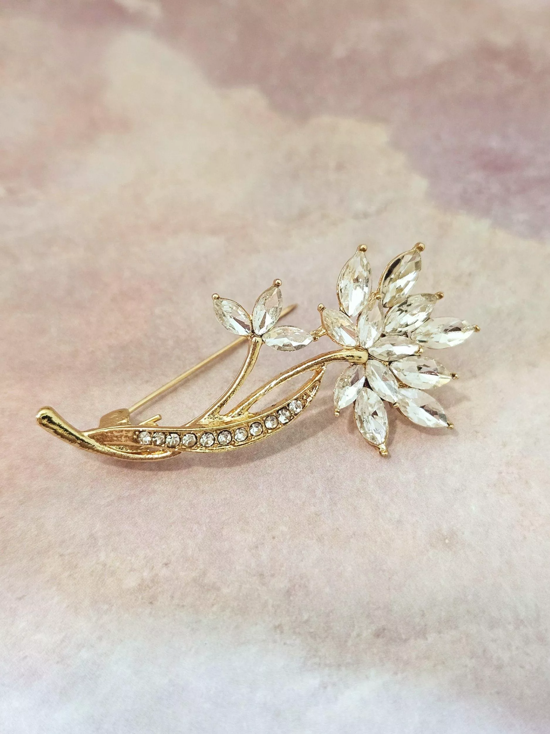 水鑽荷花．胸針 帽子別針 外套胸針 大衣胸針