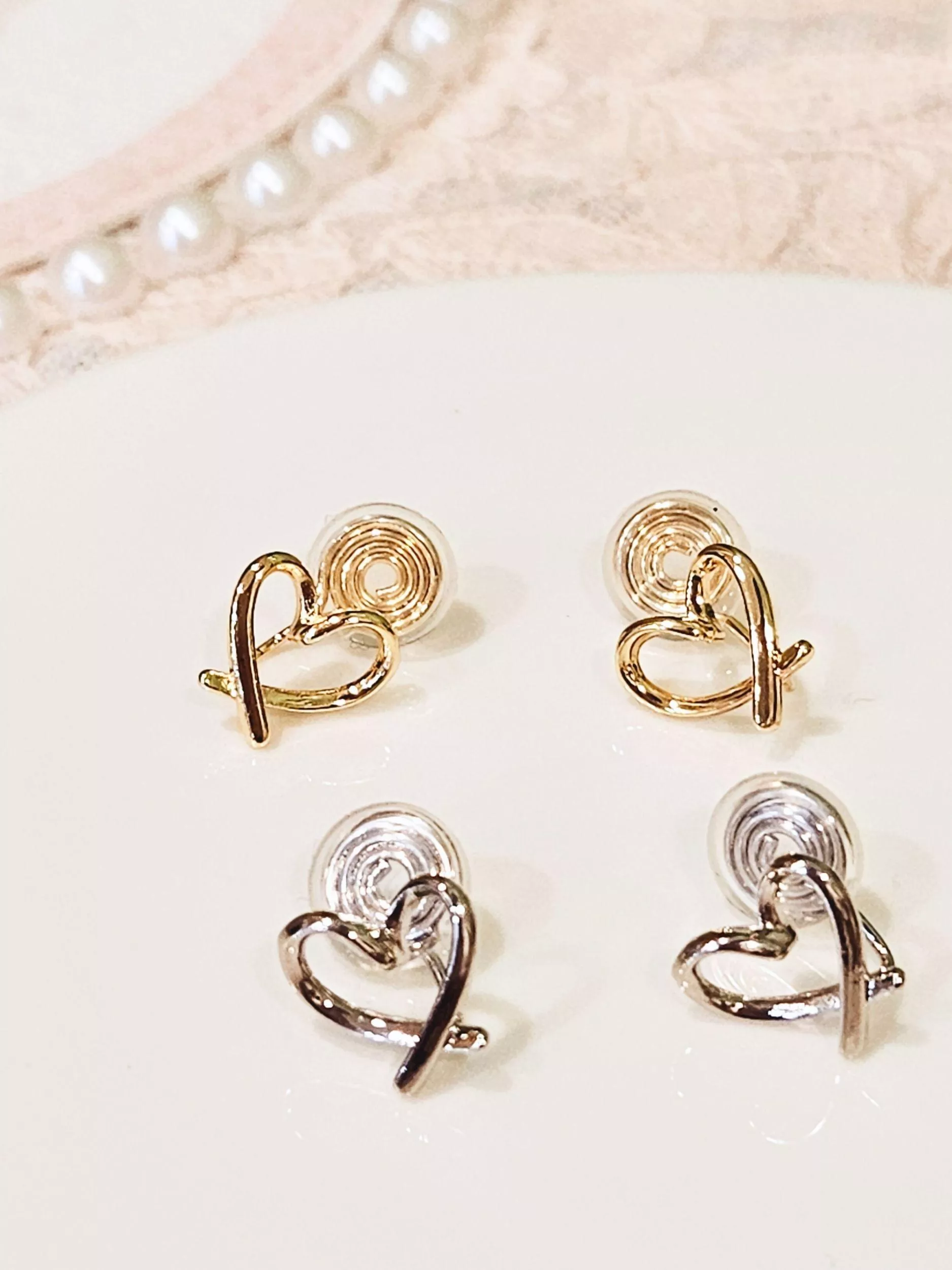迷你愛心．鍍14K金蚊香盤耳夾 (金色.銀色)