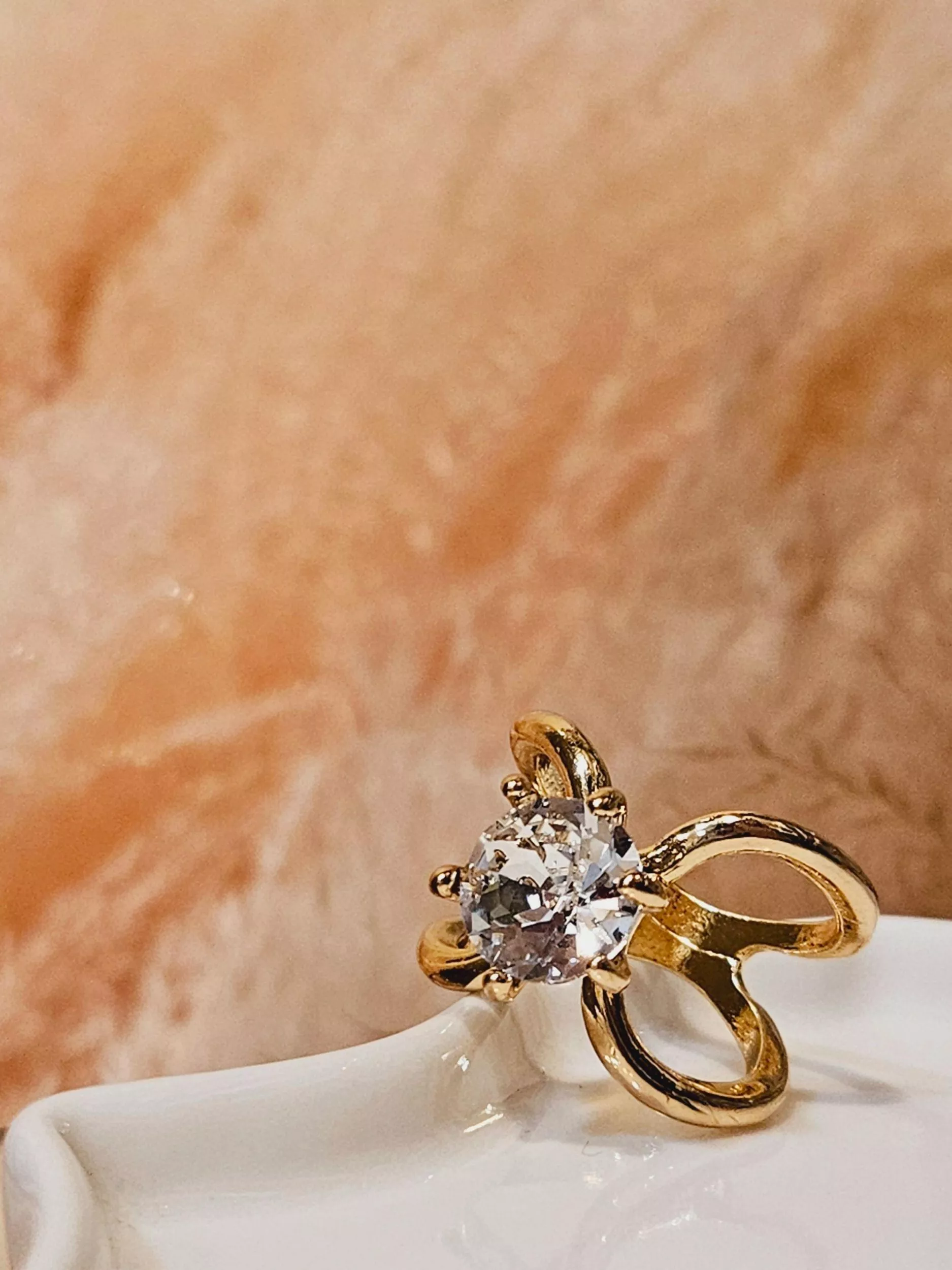 星鑽．絲巾釦 防滑又增添造型的絲巾周邊