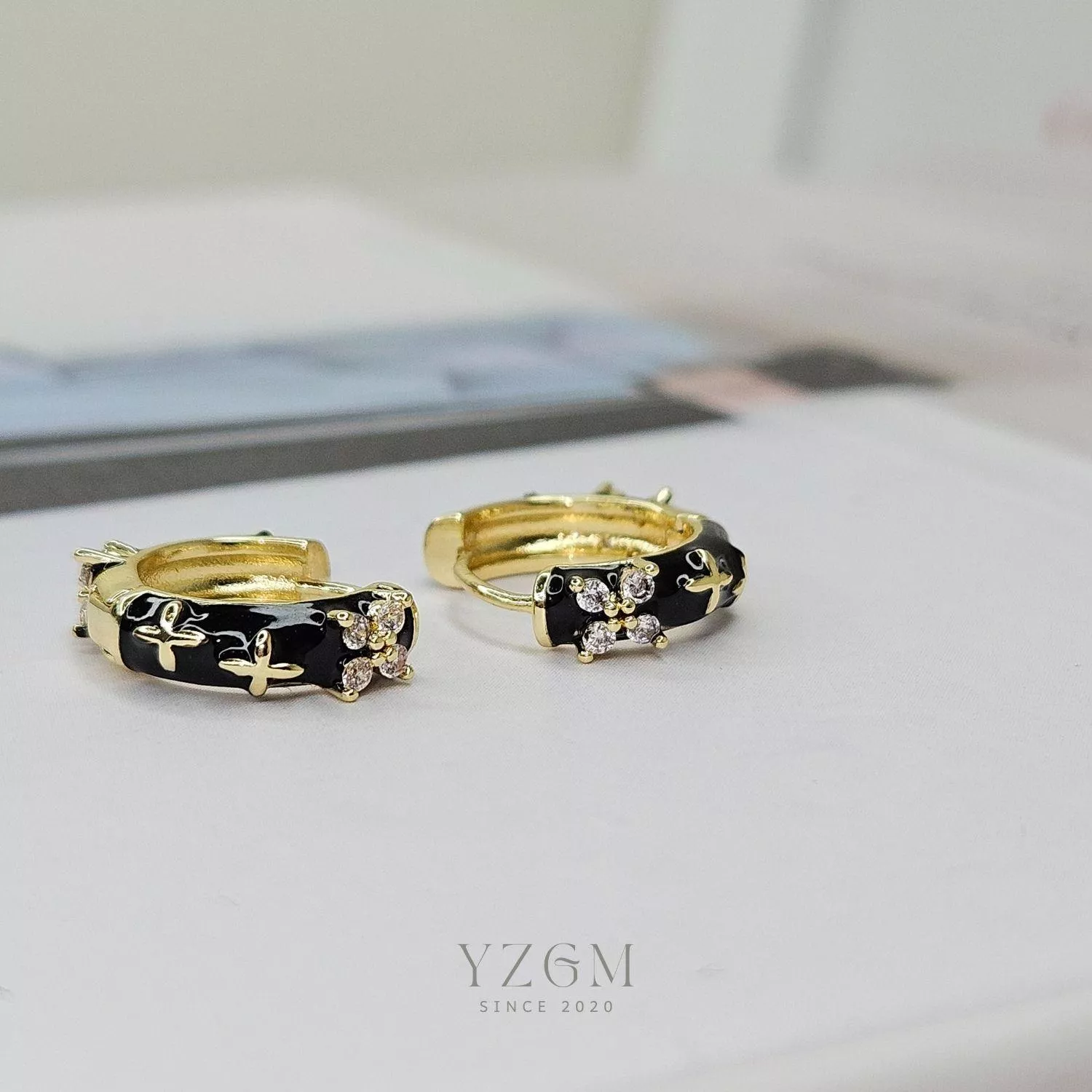 《夜色星語》黑金十字耳扣