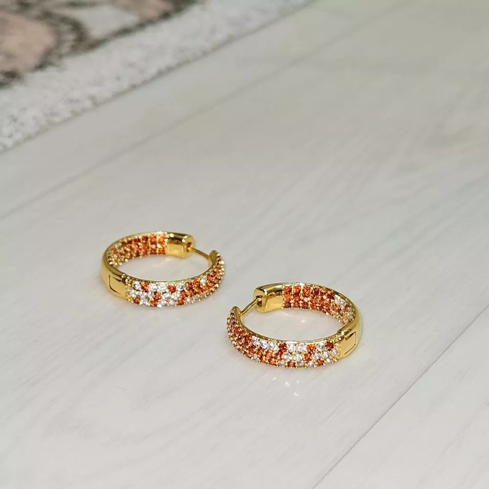 《暮色暖燈》漸層滿鑽圈耳環