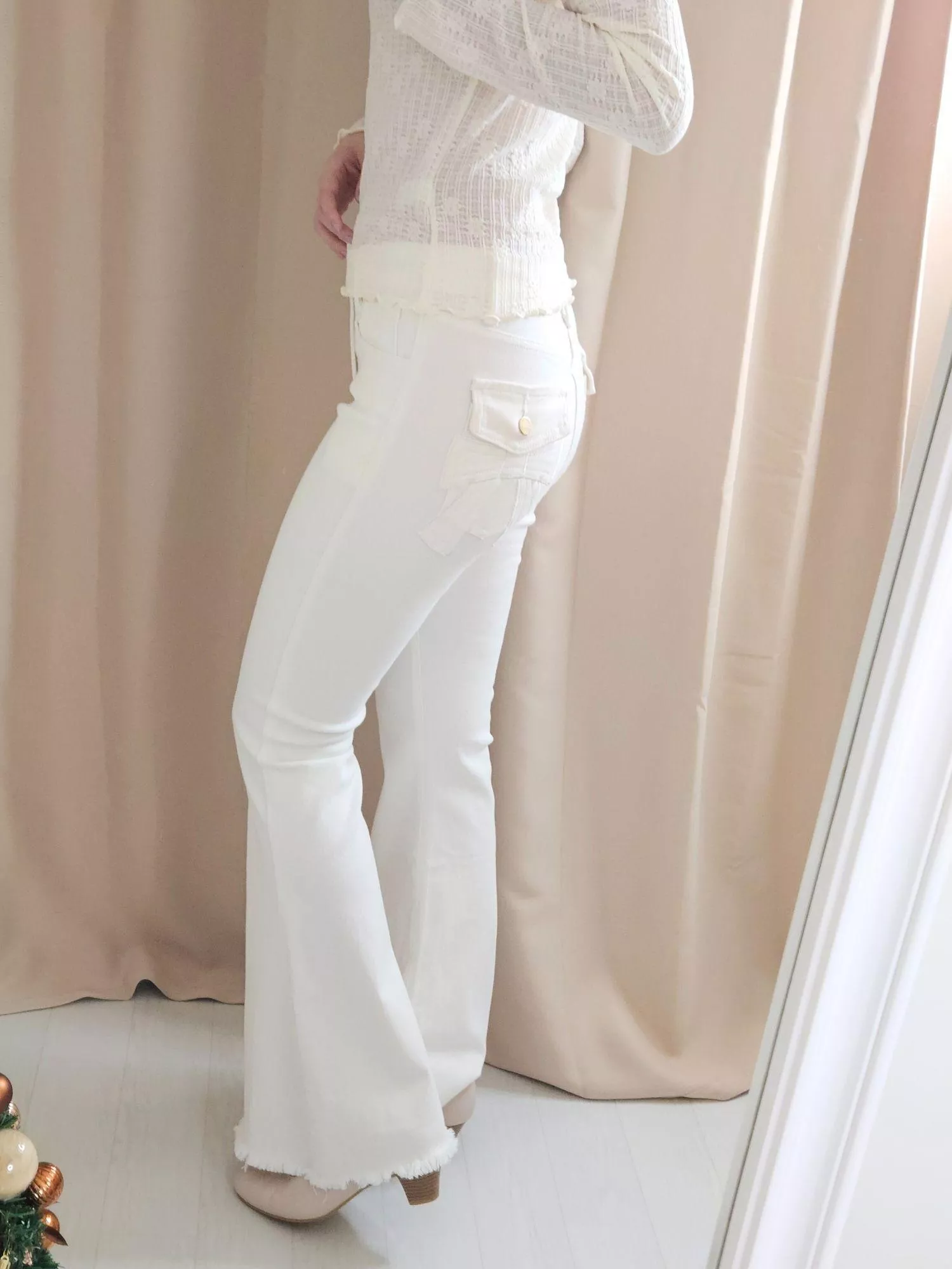 《時光輪廓》白色喇叭褲