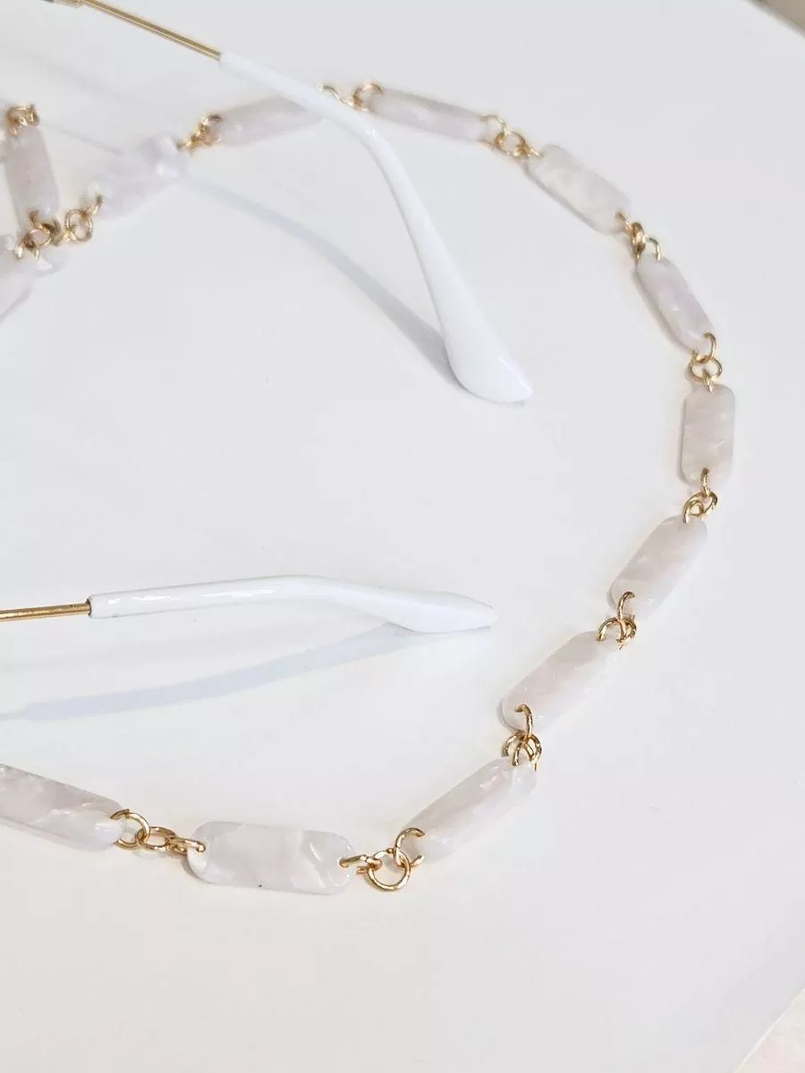 《白羽輕綴》母貝片質感眼鏡鍊