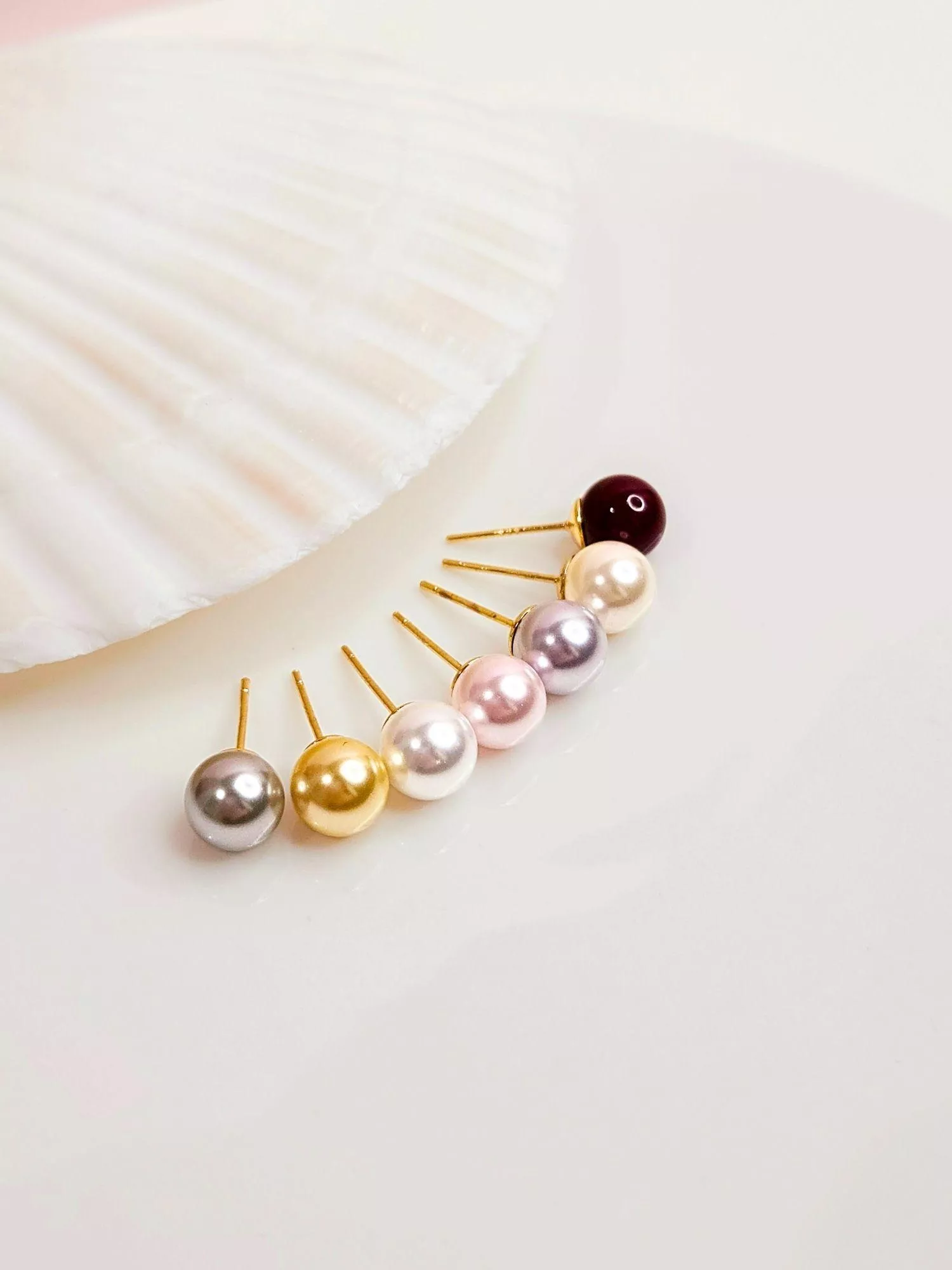 雋永單顆珍珠耳環｜提升氣色包色必備款 粉色/黃色/淺灰色/奶白色/白色/暗紅色/深灰色