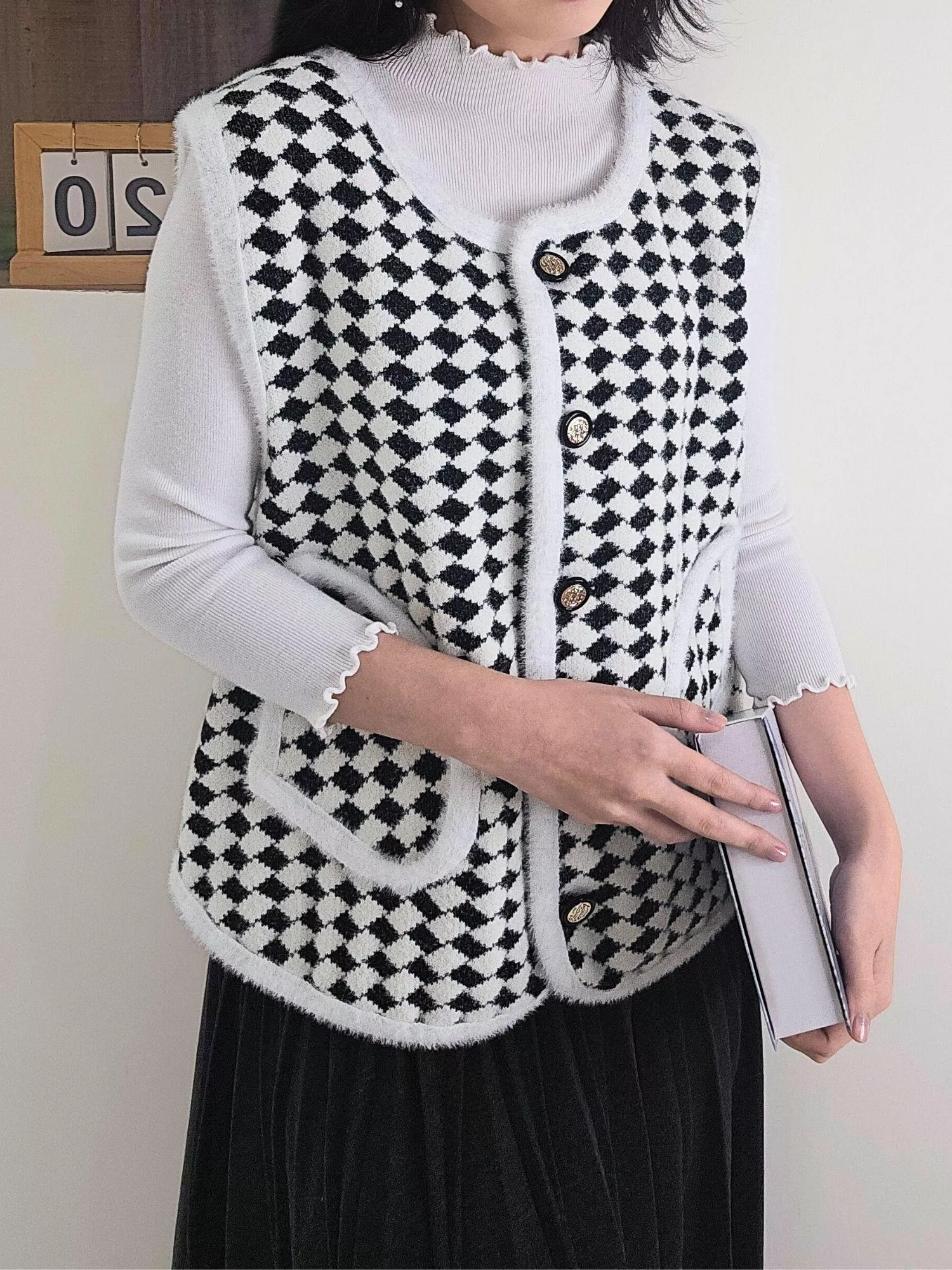 復古菱格紋滾邊毛絨背心｜層次感針織背心