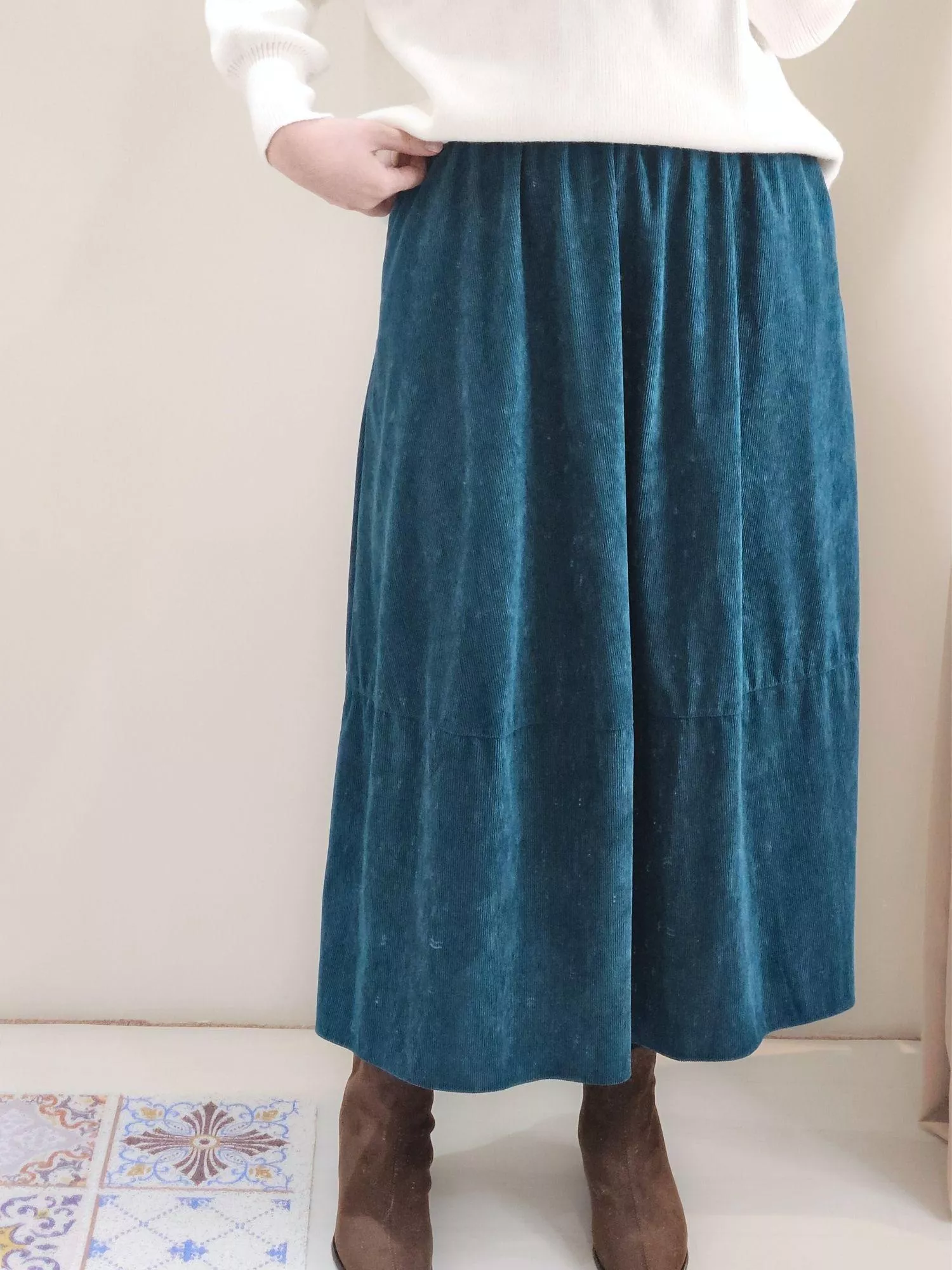 土耳其藍光澤感垂墜長裙｜高級冷調色・顯瘦傘裙版型