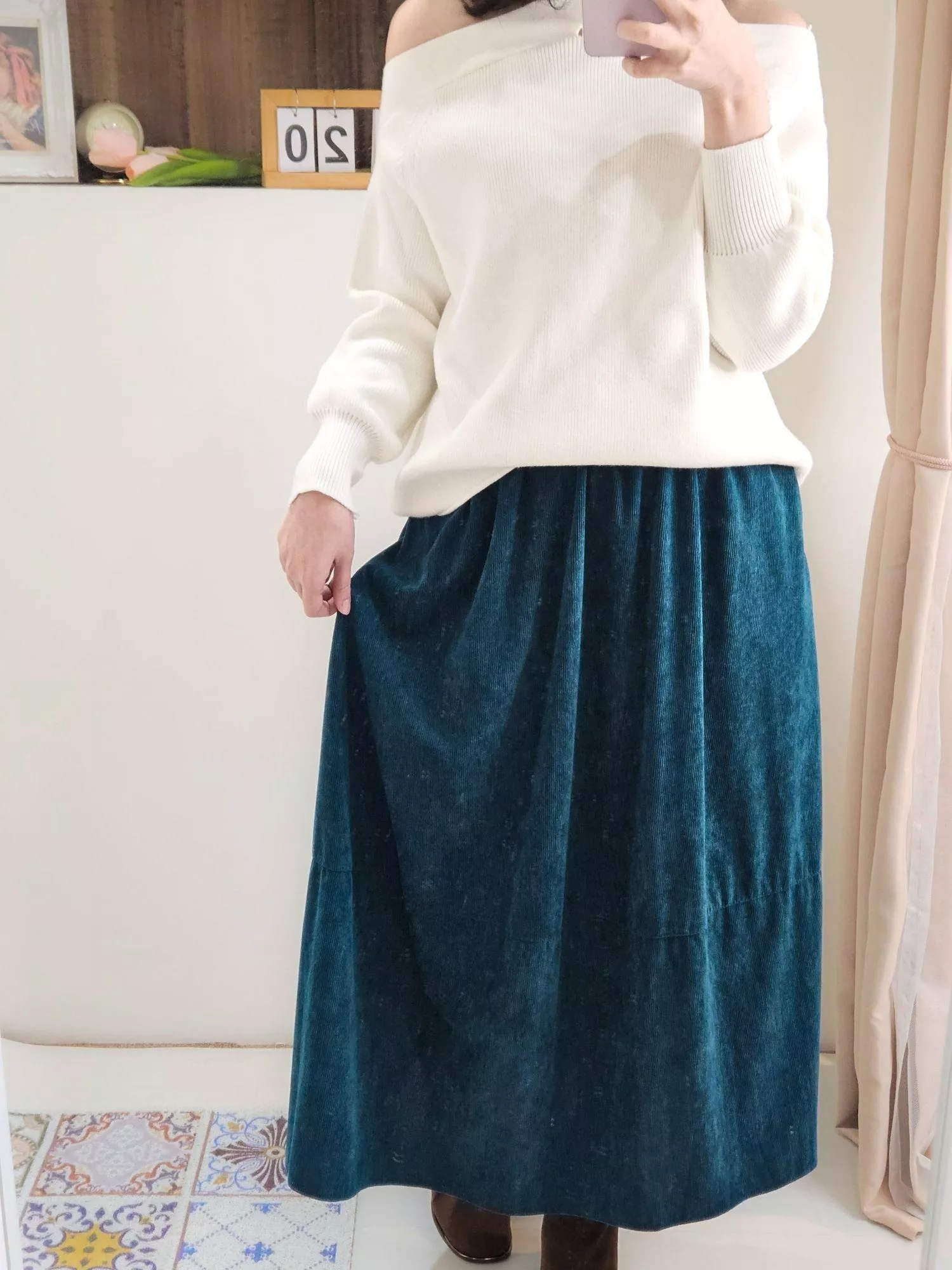 土耳其藍光澤感垂墜長裙｜高級冷調色・顯瘦傘裙版型