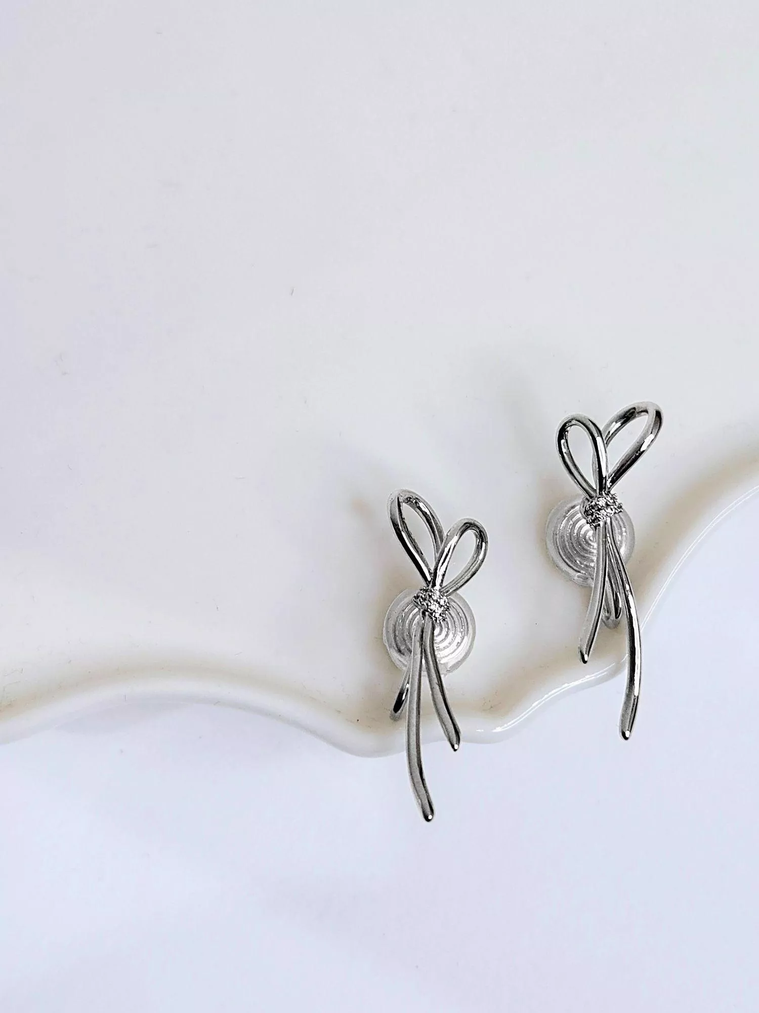 流線長款蝴蝶結耳夾｜修飾臉型法式仙氣氣息