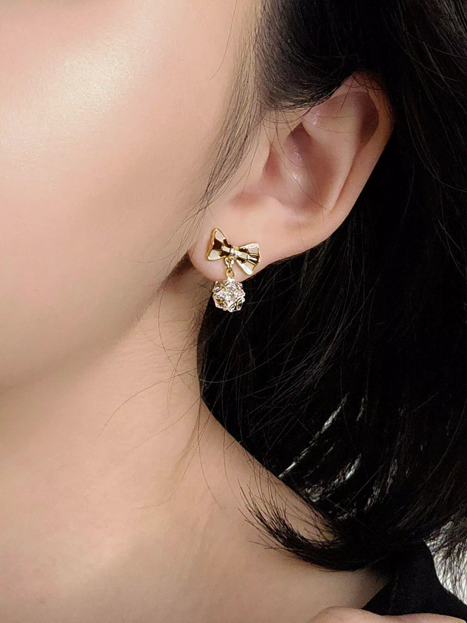 微光蝴蝶結鋯石耳針｜精緻不浮誇首選