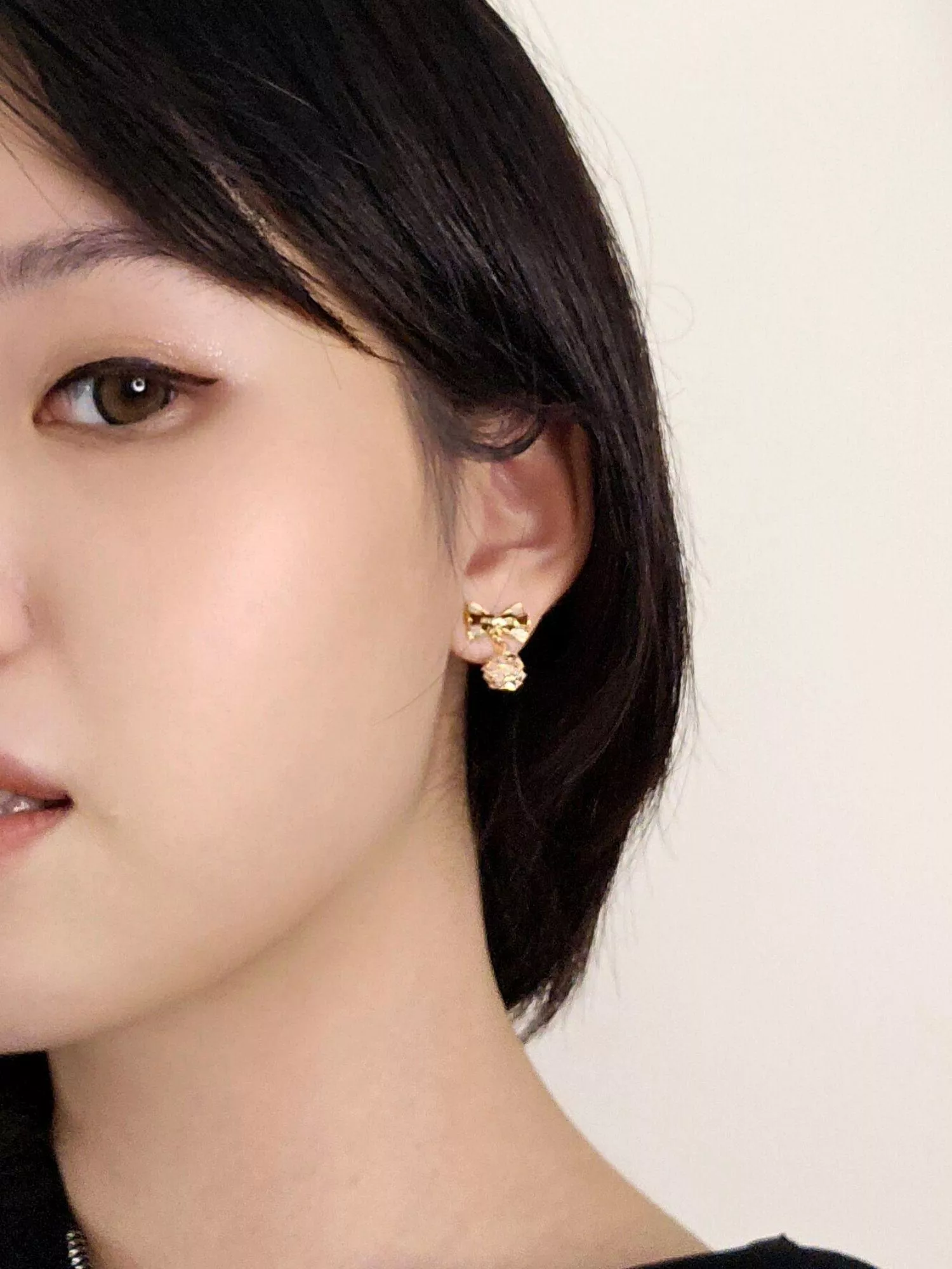 微光蝴蝶結鋯石耳針｜精緻不浮誇首選