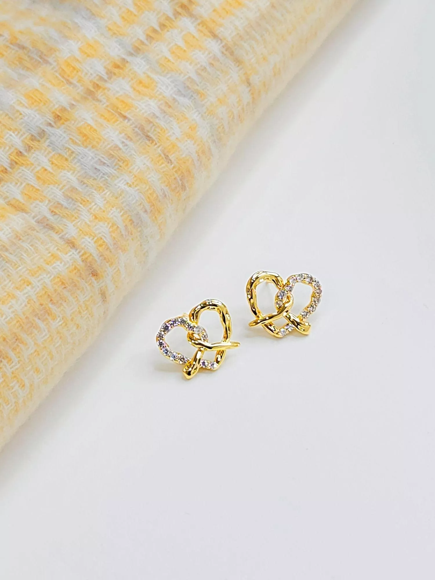 微光蝴蝶餅編織耳環｜精緻碎鑽小奢華感 耳夾/耳針