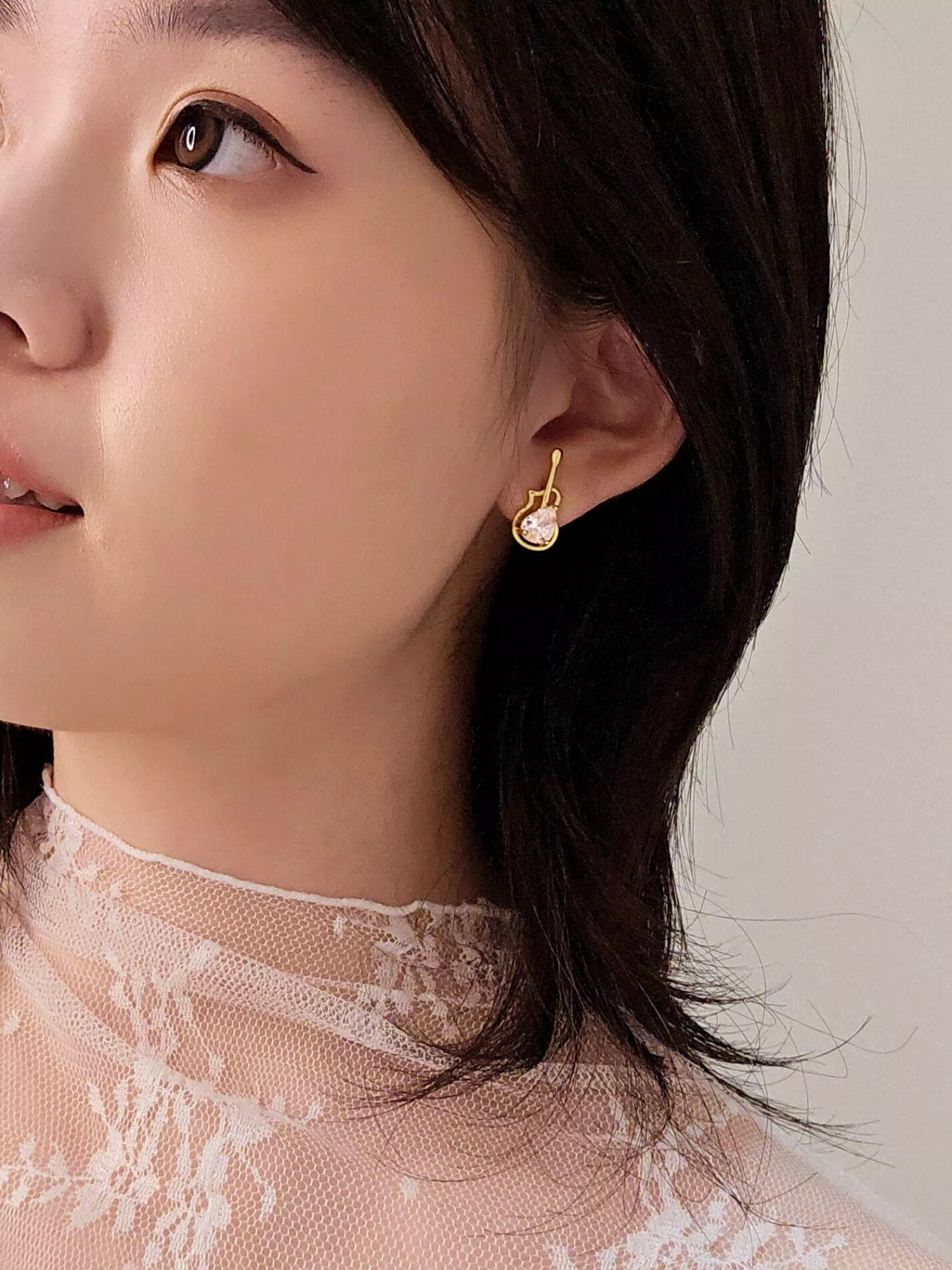 跳動音符水鑽耳針｜藝術共鳴耳畔的優雅交響樂