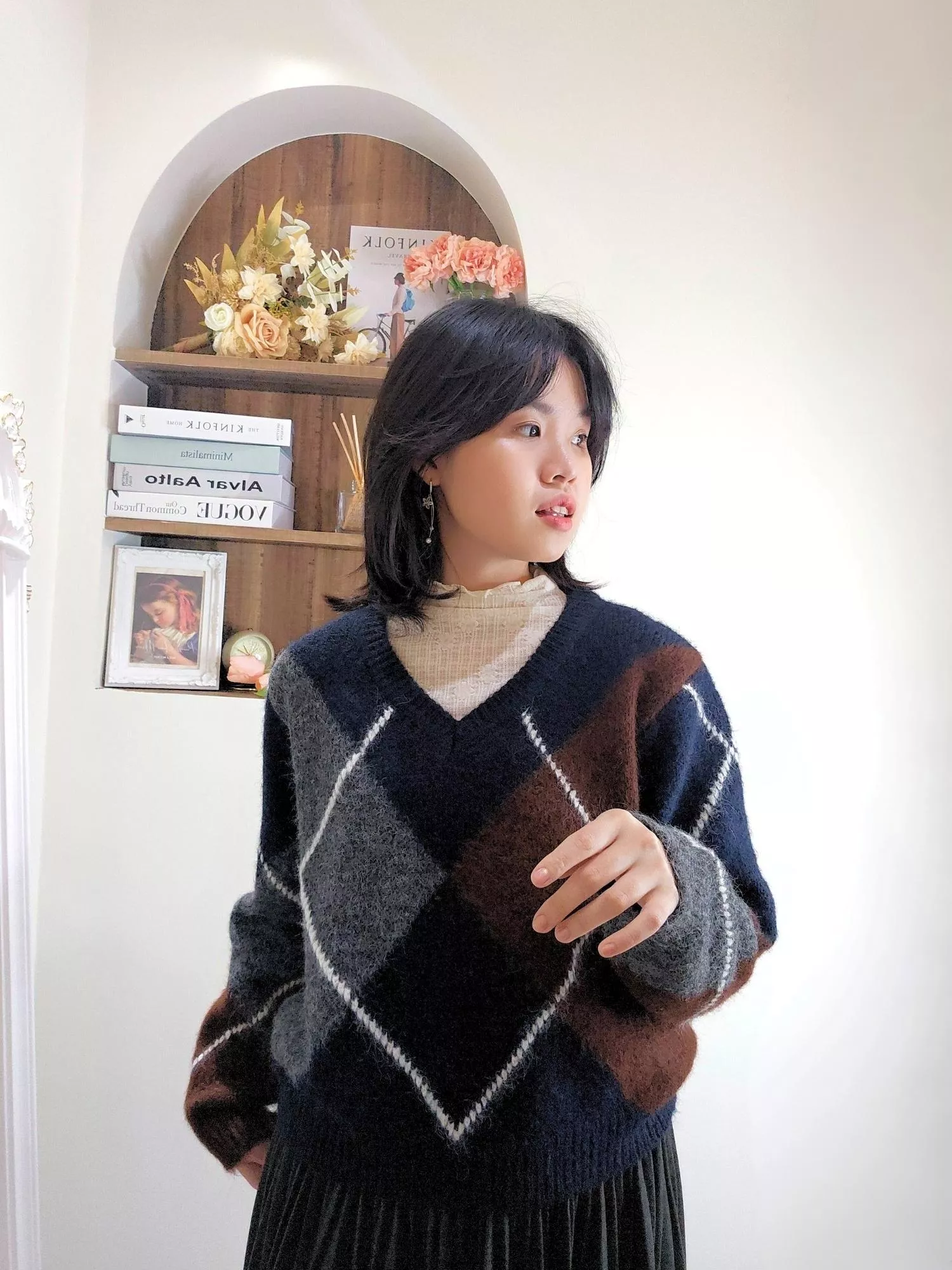 幾何拼接菱格 V 領針織上衣｜學院風復古配色・慵懶顯瘦剪裁 紅色/藏青色