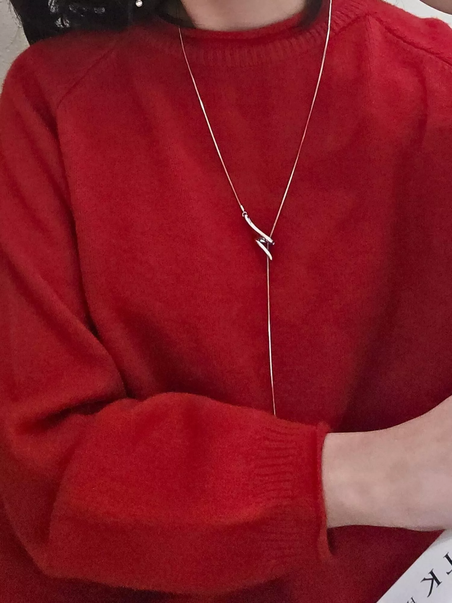 極簡流線雙重圓點滑動長鍊｜隨性調節設計・現代主義風格