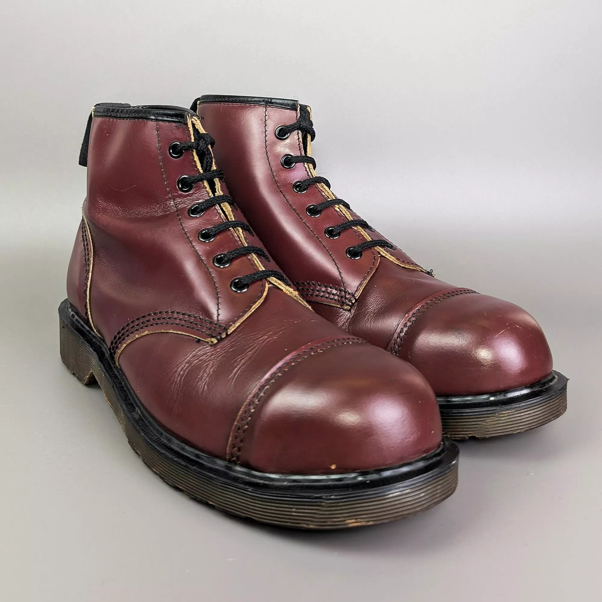Vintage 英國製Dr. Martens 六孔鋼頭馬丁