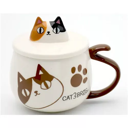 ၄၃┋JP#猫3兄弟#三毛猫#白咖色：陶瓷，杯蓋組(約7.2×8.5cm/蓋高約4.5cm)。