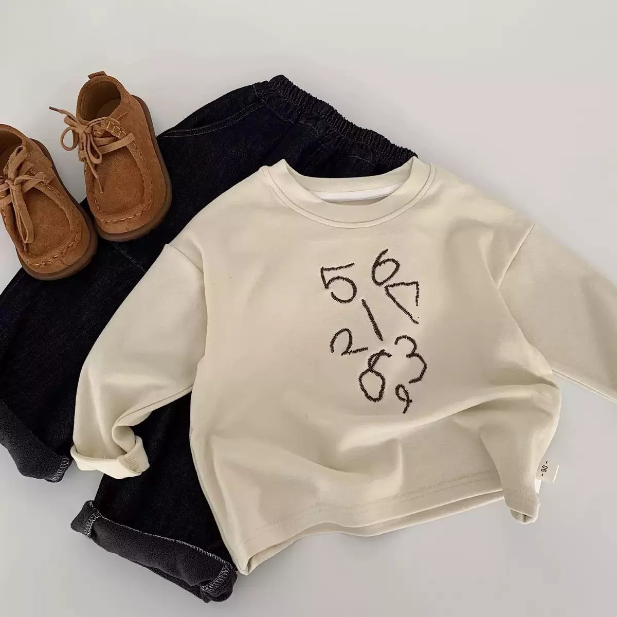 ☻｜JP#數字風#兒童/小北鼻#長袖款#米：衣服(90/100/110/120/130/140)。