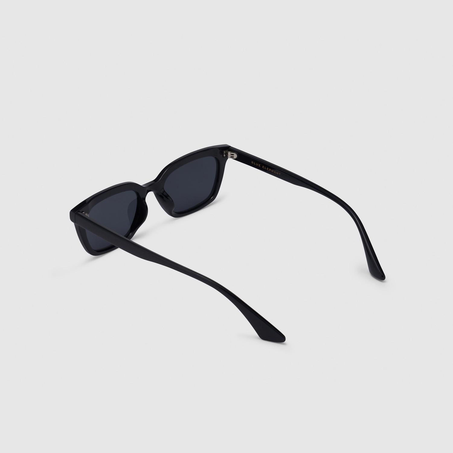 CAPELLA black